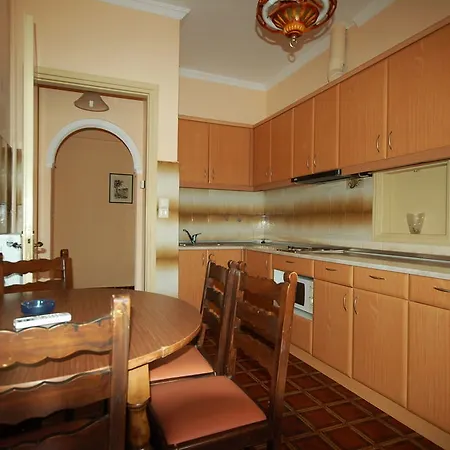 Dominoes 3* ליאפאדס