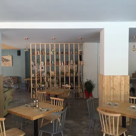 Dominoes Hotel Liapades