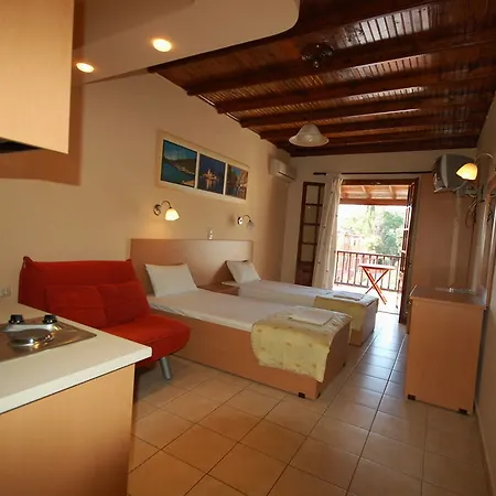 Dominoes Corfu Hotel Liapades