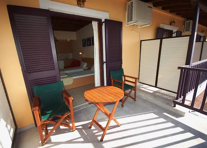Dominoes Corfu 3*